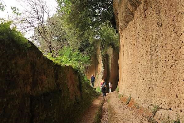 Trekking Toscana Pitigliano Sorano Sovana Vie Cave
