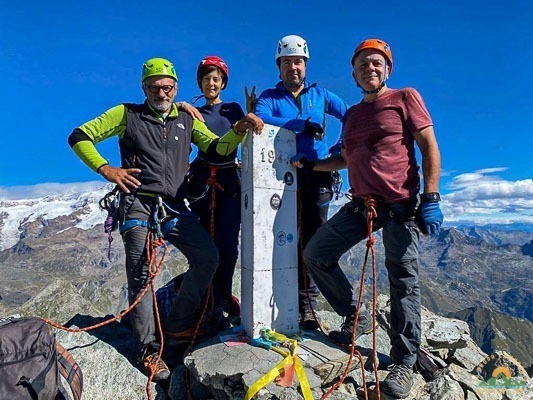 Trekking Corno Bianco Valsesia Alpinismo Rifugio Carestia Lifeintrek