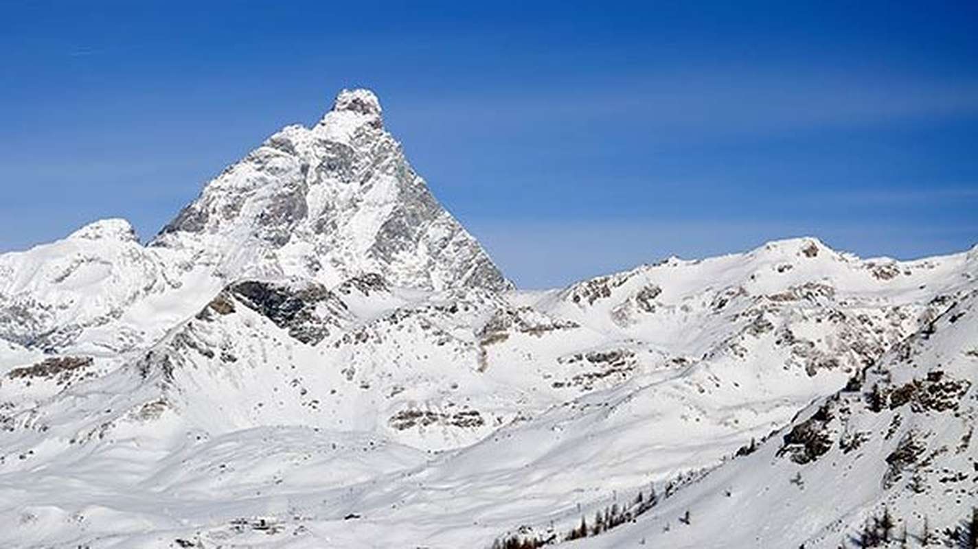 Montagna Ciaspole Cheneil Cervino Trekking Zainoinspalla Lifenitrek 1