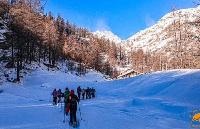 Valle Orco Carro Trekking Lifeintrek Ciaspole Ciapolate Zainoinspalla Piemonte Cima Bossola Val Chiusella