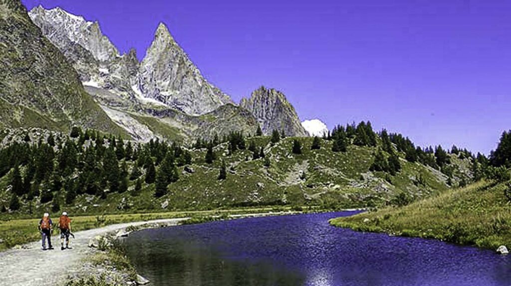 Trek Piramidi Calcaree Val Veny Zainoinspalla Gruppo Trekking Milano Lifeintrek Val Veny