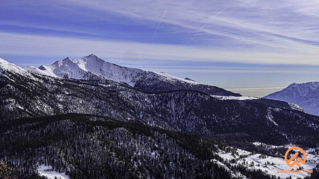 Monte Zerbion in veste invernale visto dalla Valtournanche