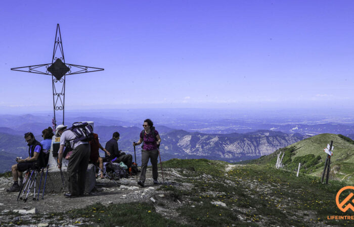 Croce di Vetta Monte Ebro Gruppo Trekking Milano Lombardia Piemonte Val Curone