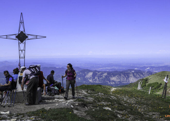 Croce di Vetta Monte Ebro Gruppo Trekking Milano Lombardia Piemonte Val Curone