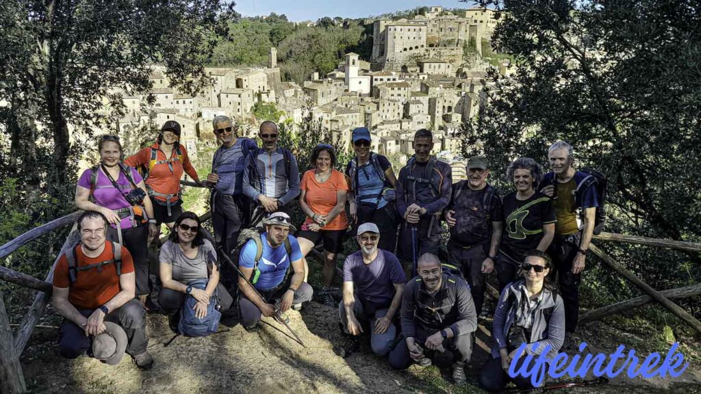 Sorano Trekking Primavera in Toscana Tra Vie Cave e Buon Cibo a Sorano Sovana e Pitigliano maremma