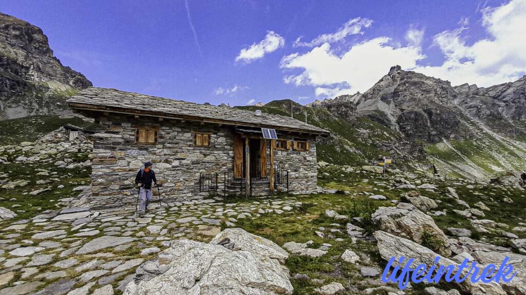 Bivacco Reboulaz Lago Luseney gruppo per fare trekking partenza Milano Legnano Parabiago Trekking Rifugio Cuney in buona COmpagnia