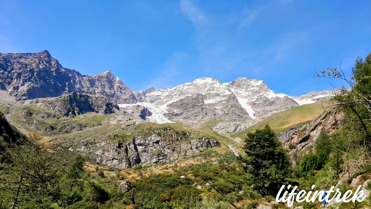 Sentiero Glaciologico Alta Valsesia, nel parco partendo dall' Acqua Bianca, incontriamo il Rifugio Pastore, Crespi Calderini fino al Fun Dekko