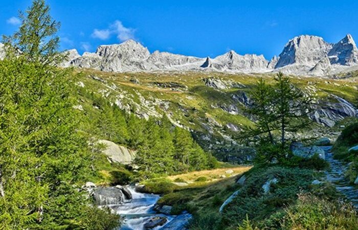 Val Masino Ago di Cleopatra Pizzo Badile Escursione