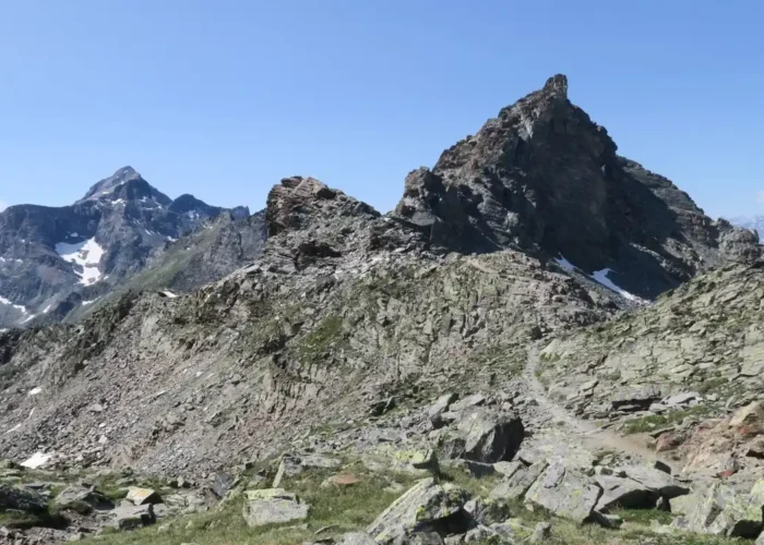 Sentiero Passo Di Bettolina Inferiore partendo da Staffal nella Valle del Lys o Valle Di Gressoney un trekking su sentieri poco battuti.