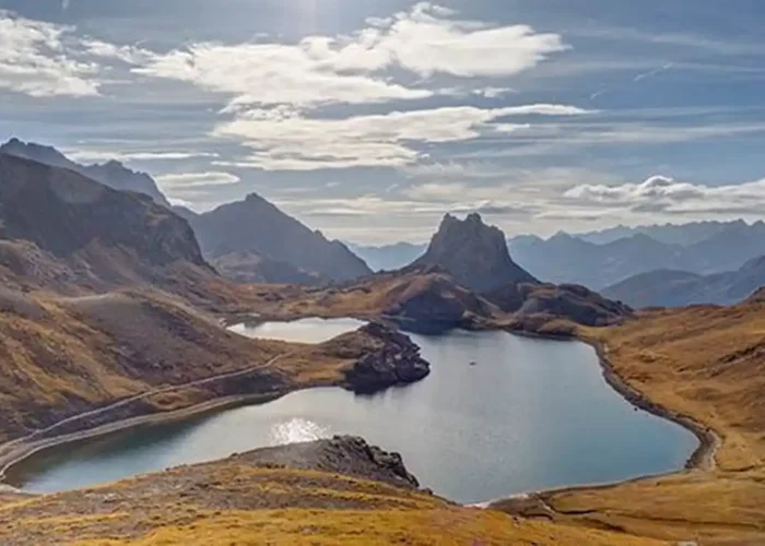 Trekking Valle Stura tra i suoi laghi, visiteremo: laghi di Ischiator, laghi di Oronaye e Roburent, lago Lauzanier nel parco del Mercantour.