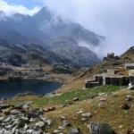 Rifugio Della Barma Pian Courmail, l'escursione passa dal Lago Del Vargno dalla Valle di Gressoney, un'itinerario estendibile fino al colle.